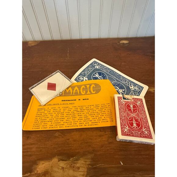 Patrick and Mia Houdini Card Escape White Magic Trick Set - Picture 1 of 2